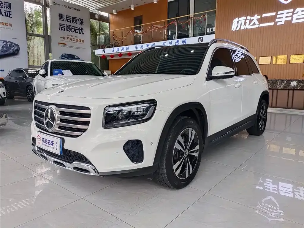 Mercedes-Benz GLB — фото 1