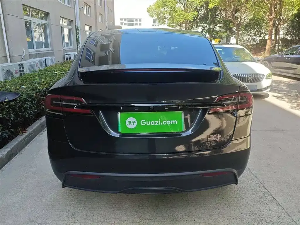 Tesla Model X — фото 6