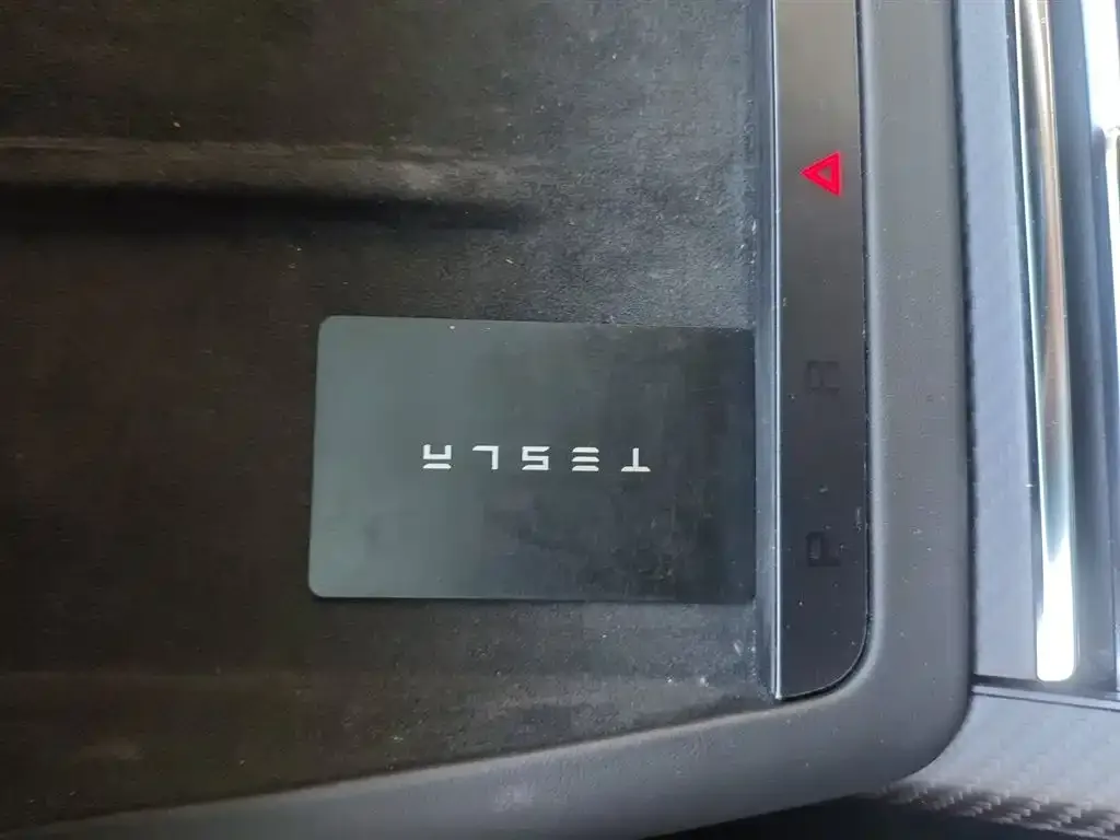 Tesla Model X — фото 9