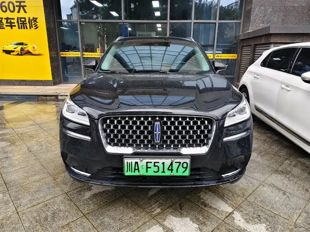 Lincoln Corsair Hybrid — фото 2