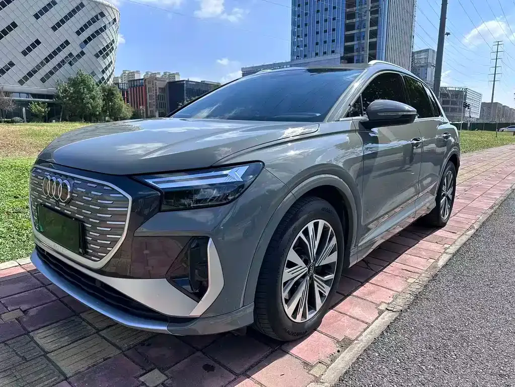 Audi Q4 e-tron — фото 3