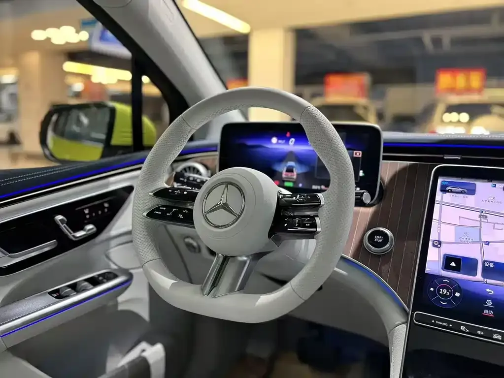 Mercedes-Benz EQE SUV — фото 9