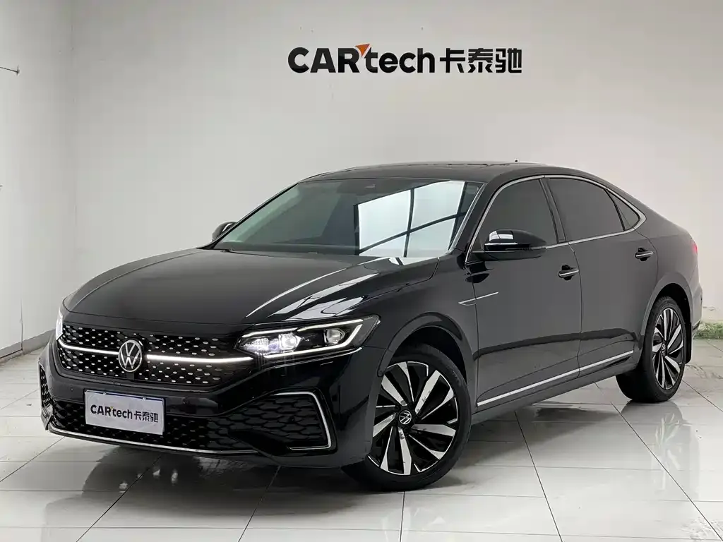 Volkswagen Passat — фото 1