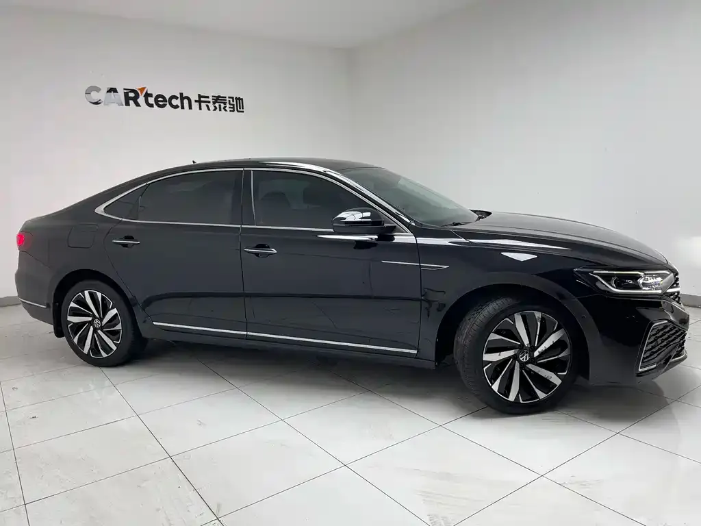 Volkswagen Passat — фото 4