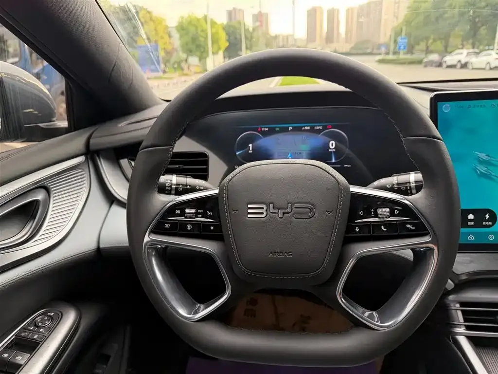 BYD Seal — фото 6