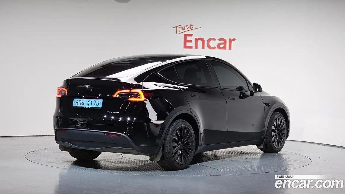 Tesla Model Y — фото 2