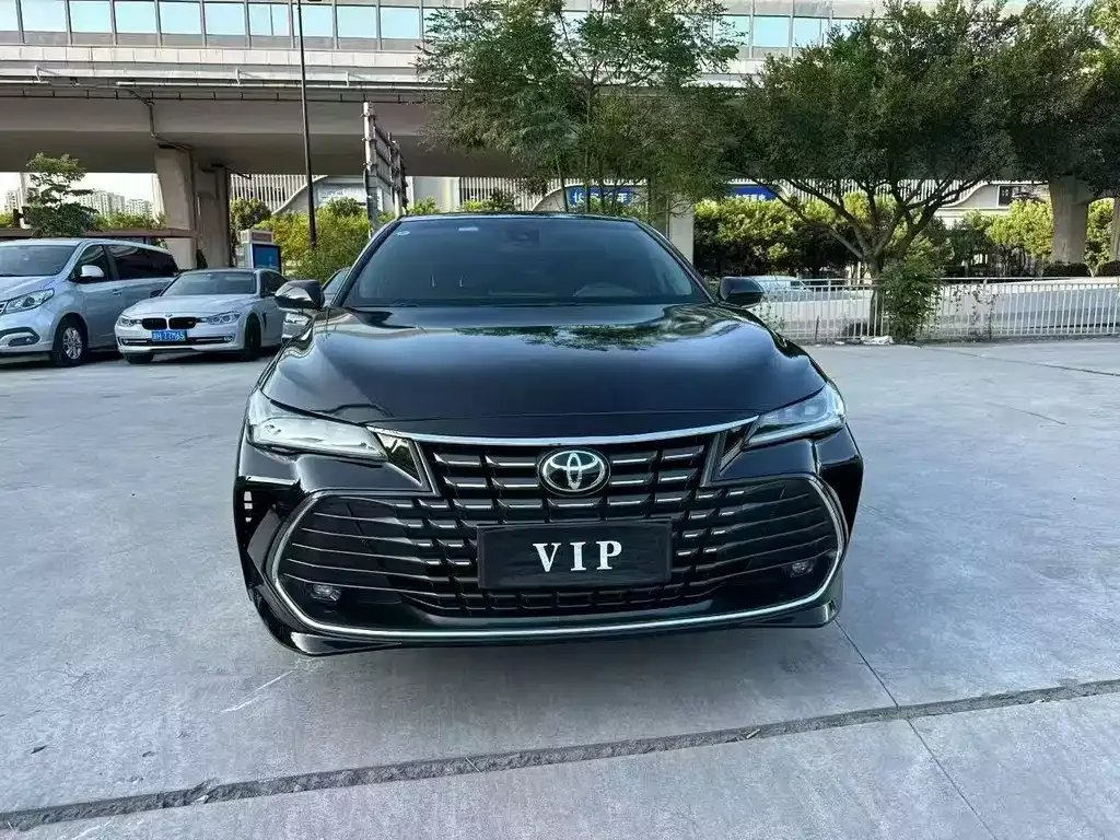 Toyota Avalon — фото 2