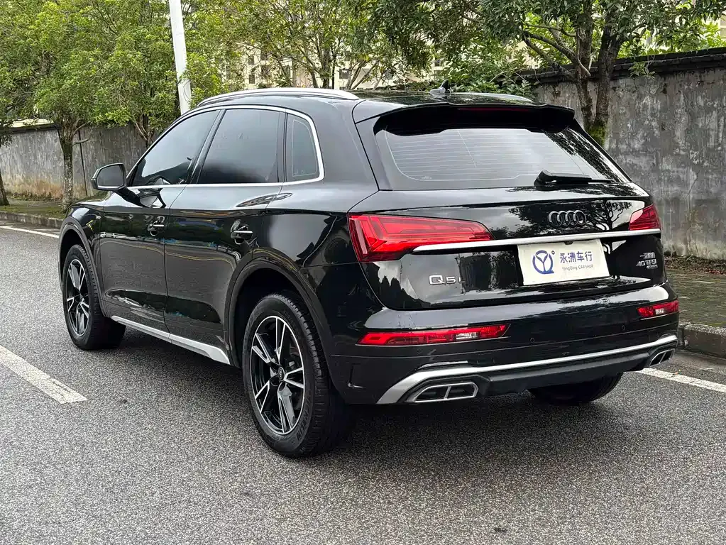 Audi Q5L — фото 7