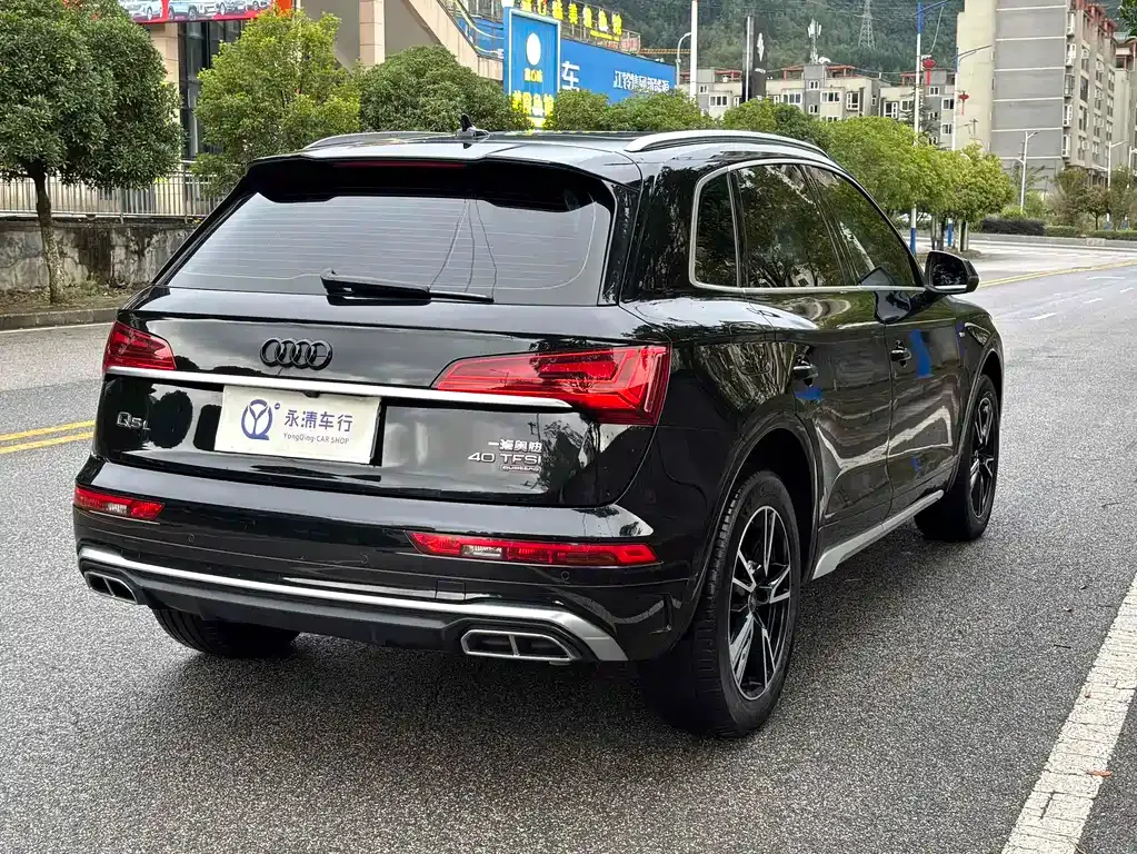 Audi Q5L — фото 9