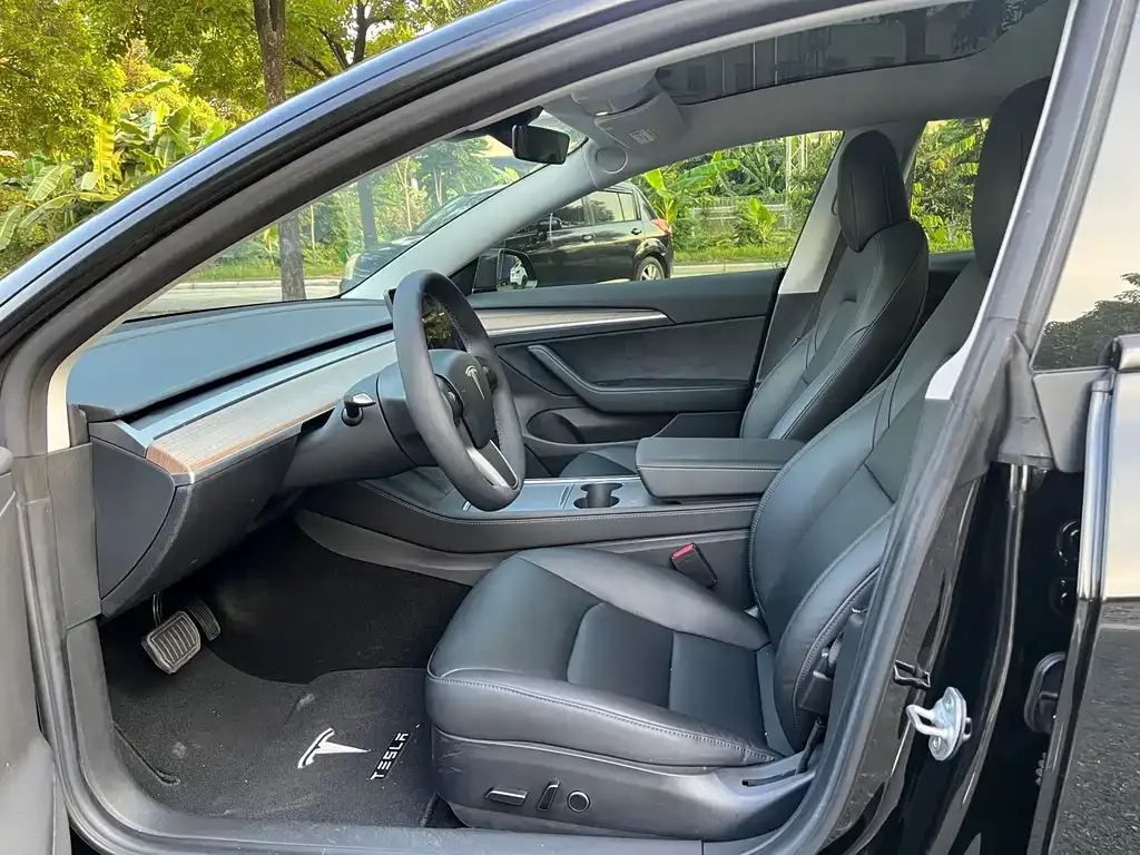 Tesla Model 3 — фото 4