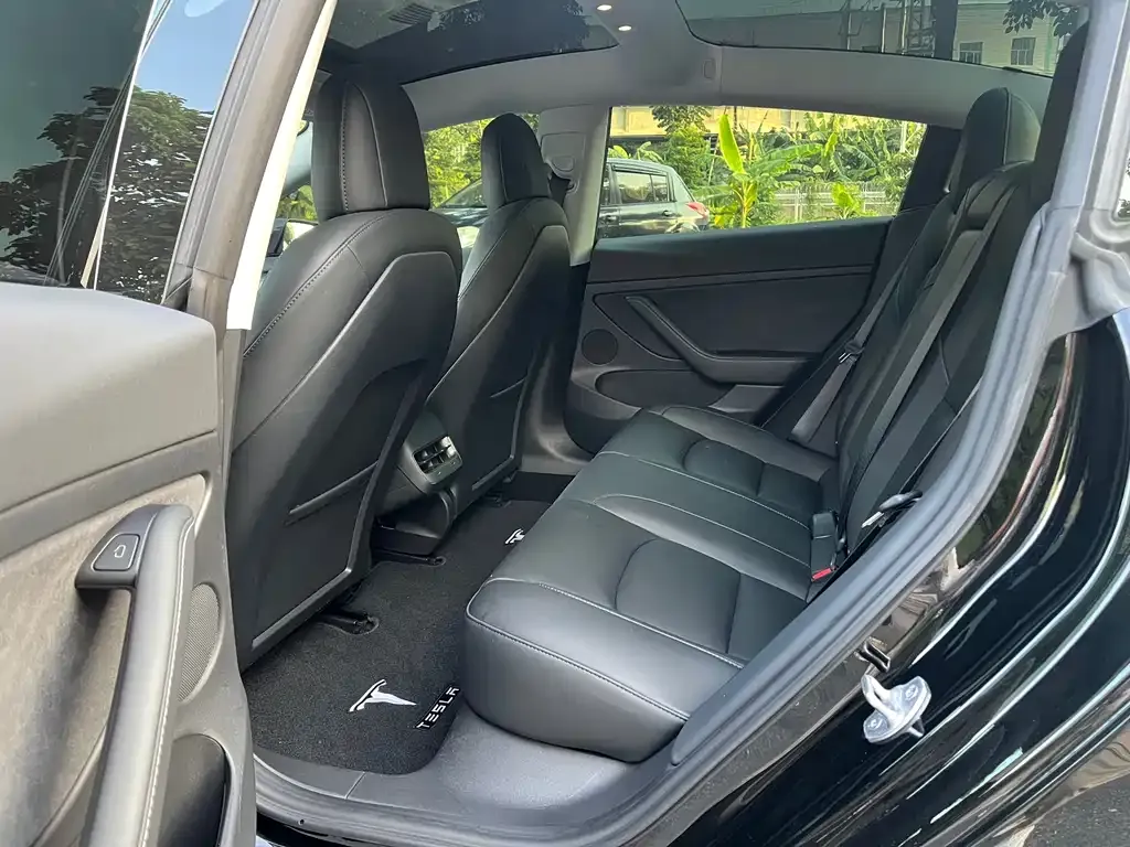 Tesla Model 3 — фото 6