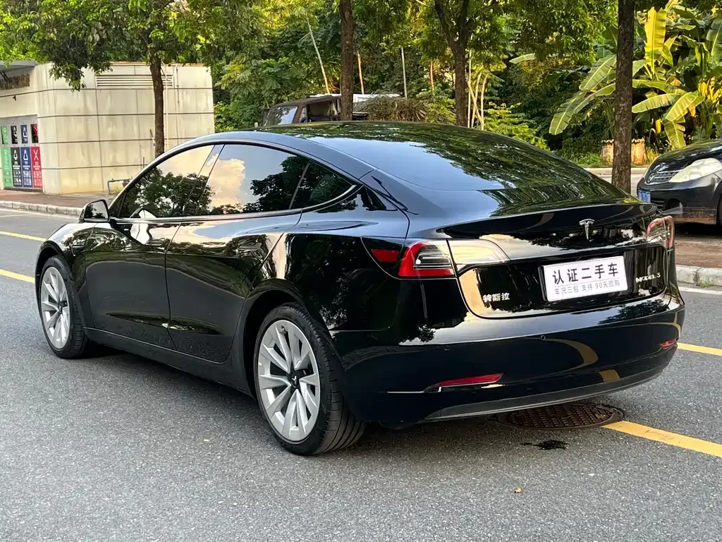 Tesla Model 3 — фото 7