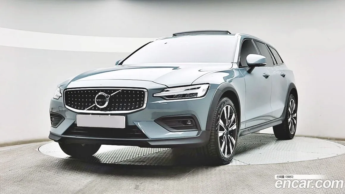 Volvo V60 — фото 1