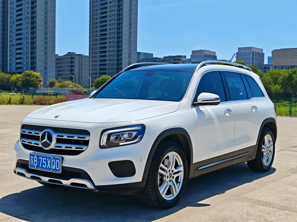 Mercedes-Benz GLB — фото 1