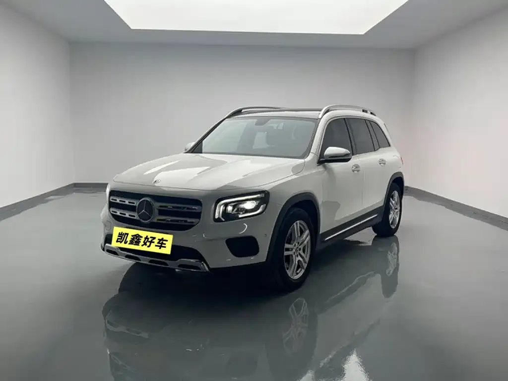 Mercedes-Benz GLB — фото 1