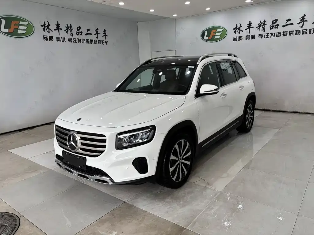 Mercedes-Benz GLB — фото 1