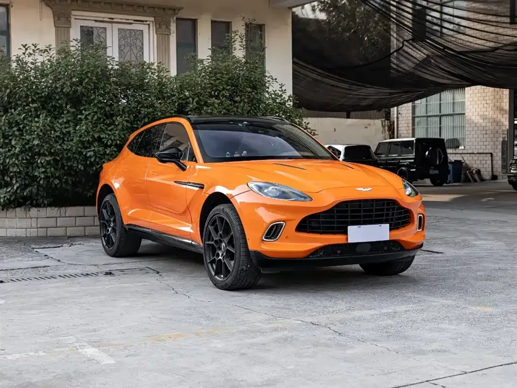 Aston Martin DBX — фото 3