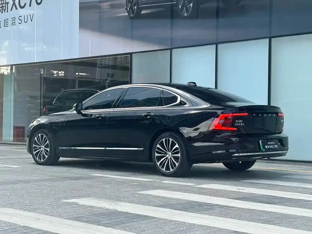 Volvo S90 PHEV — фото 9