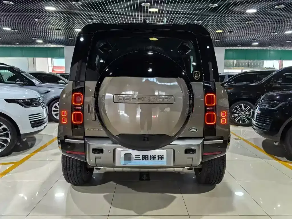 Land Rover Defender — фото 9