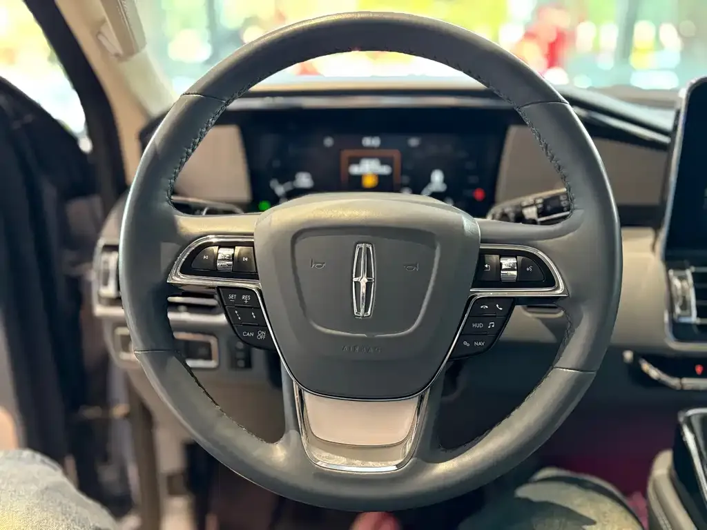 Lincoln Navigator — фото 10