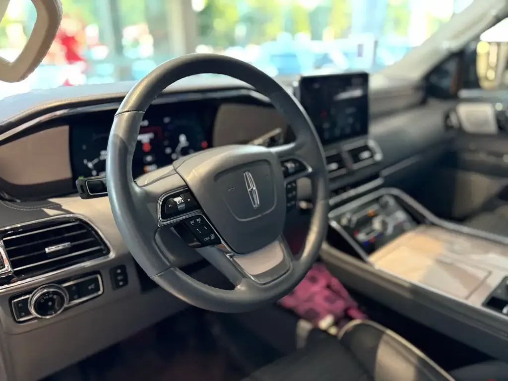Lincoln Navigator — фото 9
