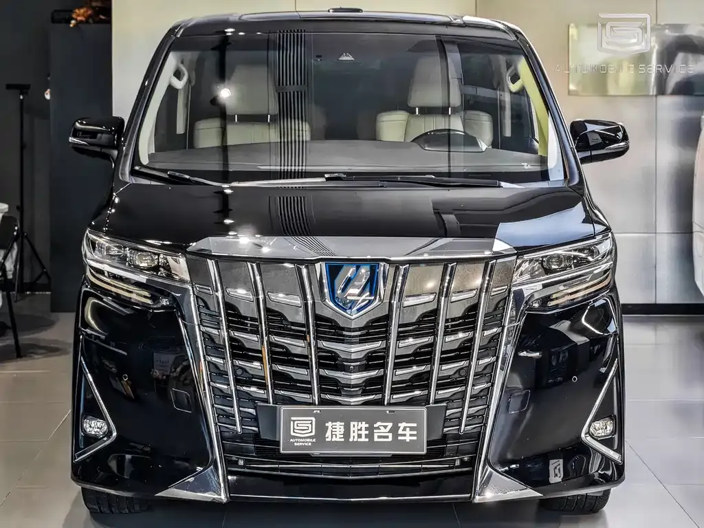 Toyota Alphard — фото 2