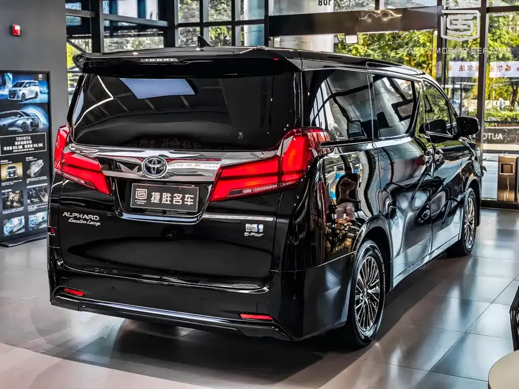 Toyota Alphard — фото 3