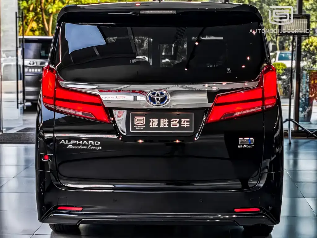 Toyota Alphard — фото 4
