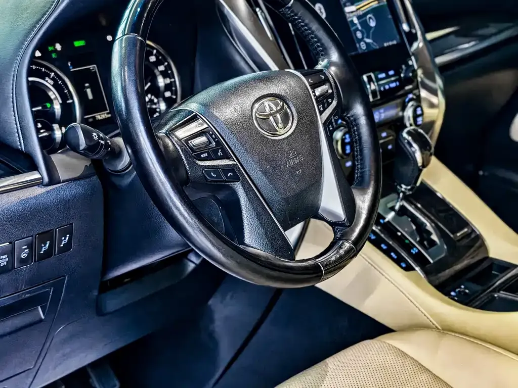Toyota Alphard — фото 7
