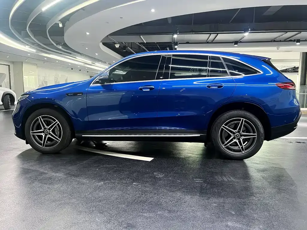 Mercedes-Benz EQC — фото 7