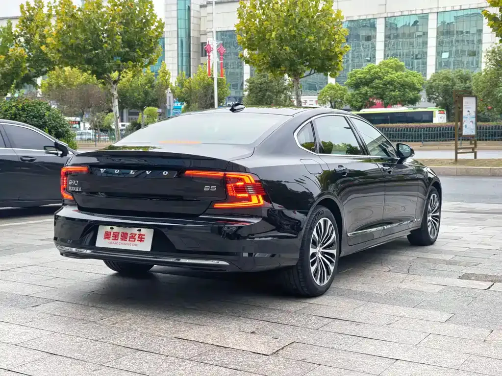 Volvo S90 — фото 4