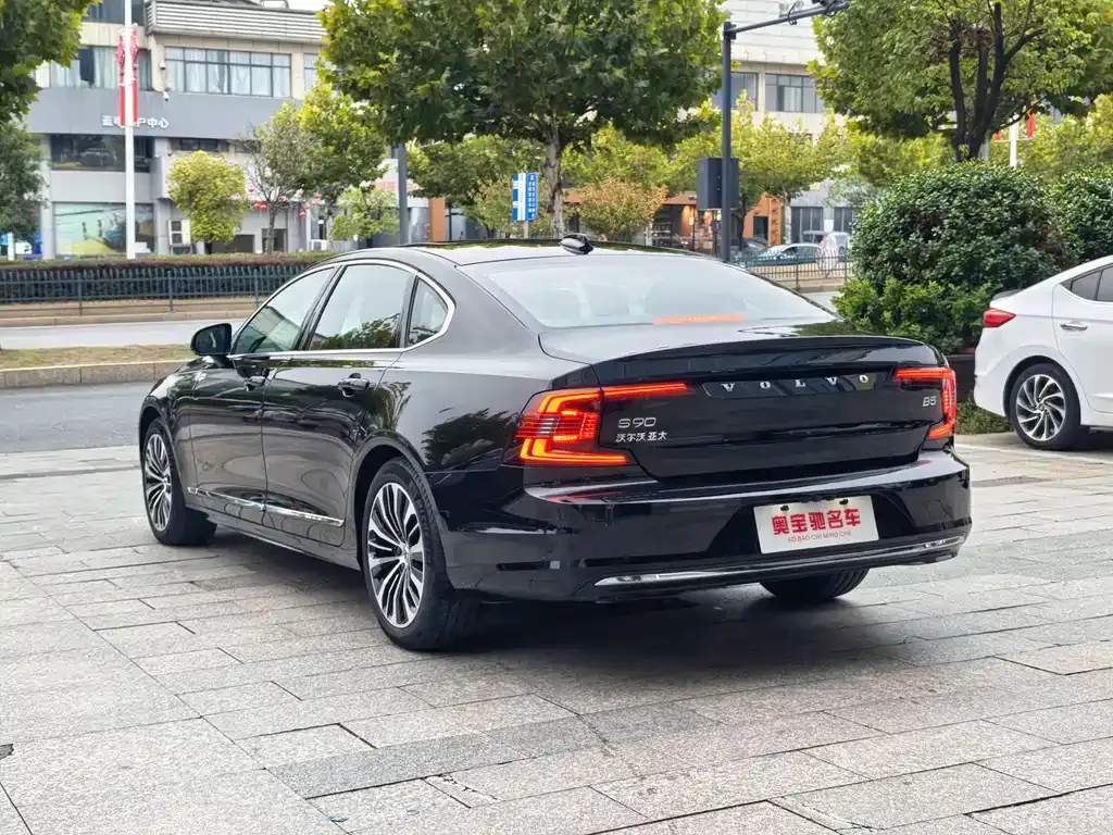 Volvo S90 — фото 6