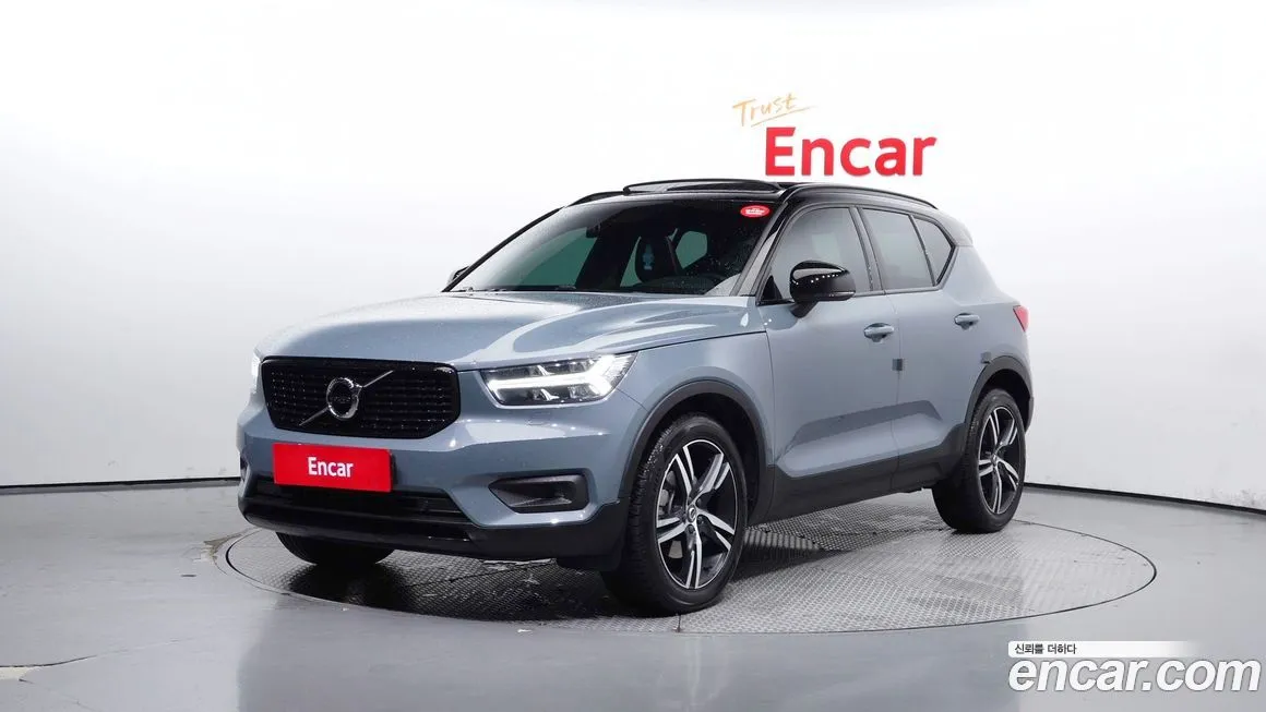 Volvo XC40 — фото 1