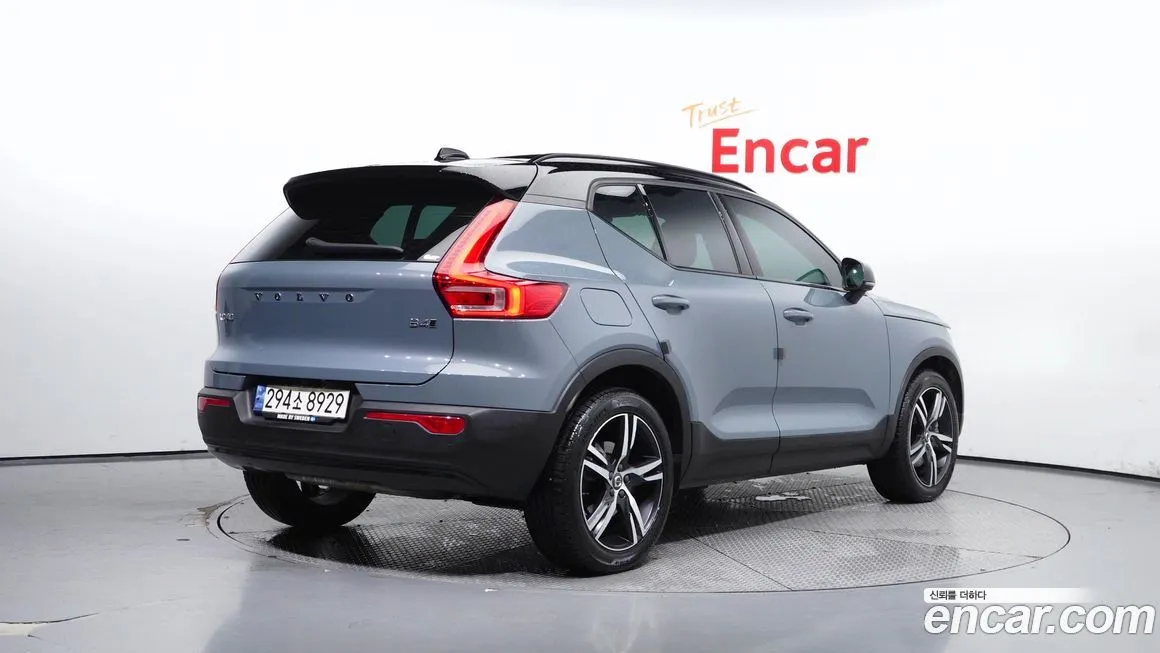 Volvo XC40 — фото 2