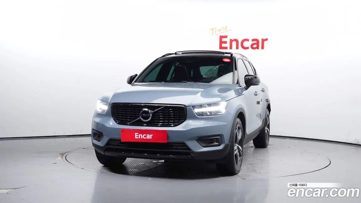 Volvo XC40 — фото 3
