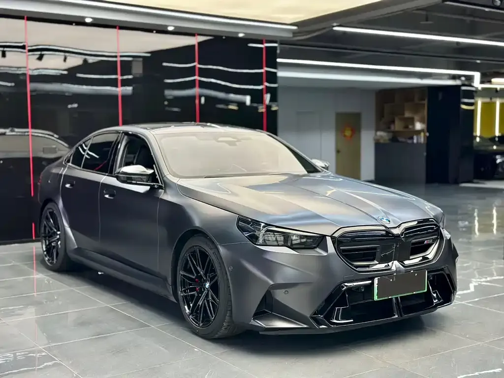 BMW M5 New Energy — фото 2