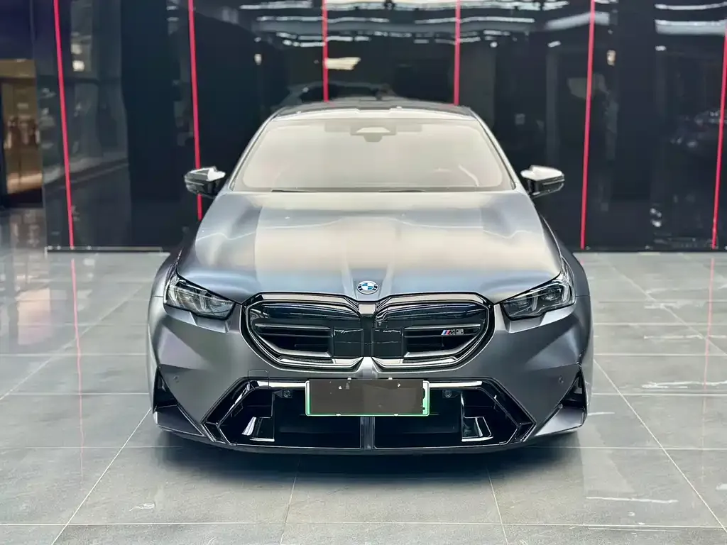 BMW M5 New Energy — фото 3