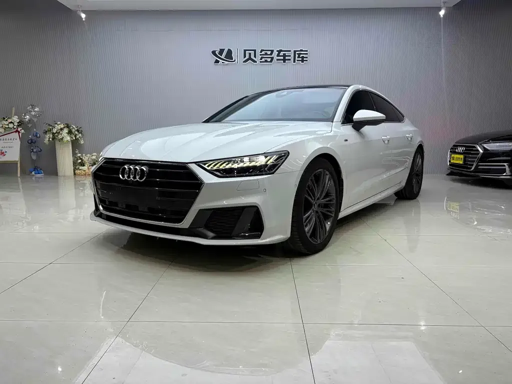 Audi A7 — фото 1