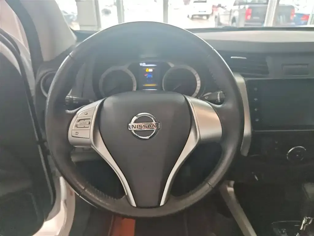 Nissan Navara — фото 3