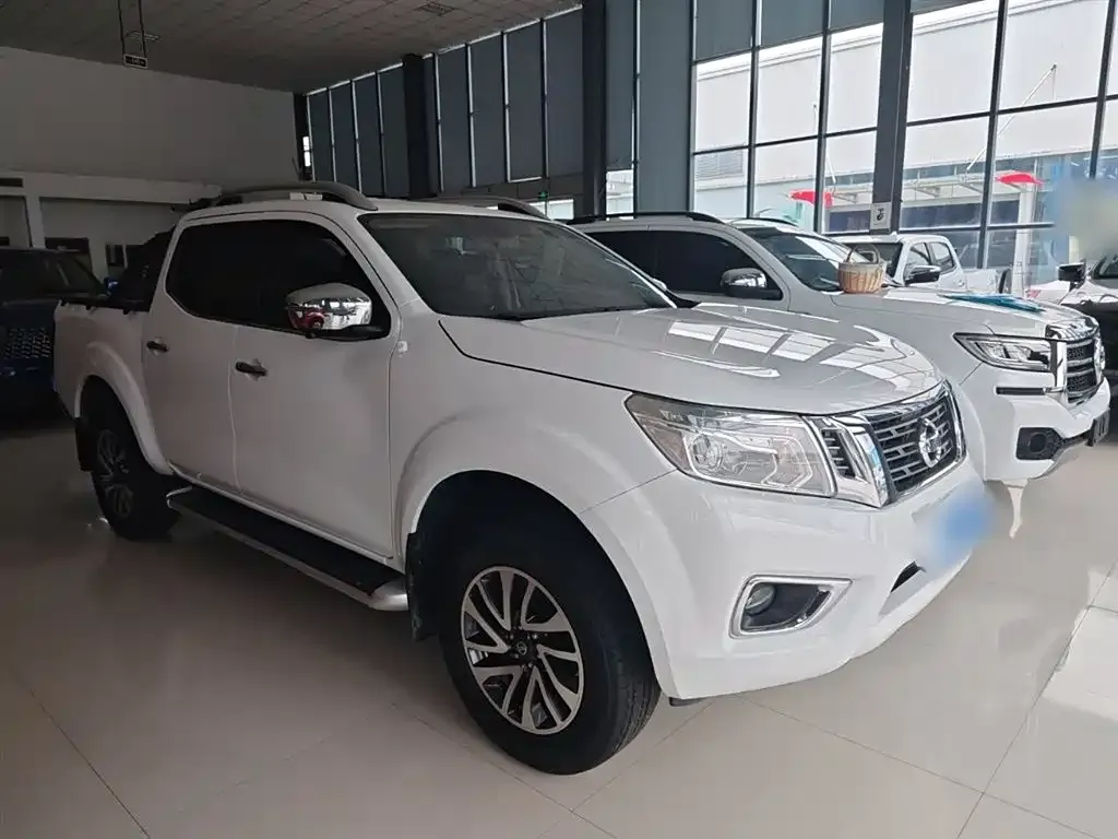 Nissan Navara — фото 7