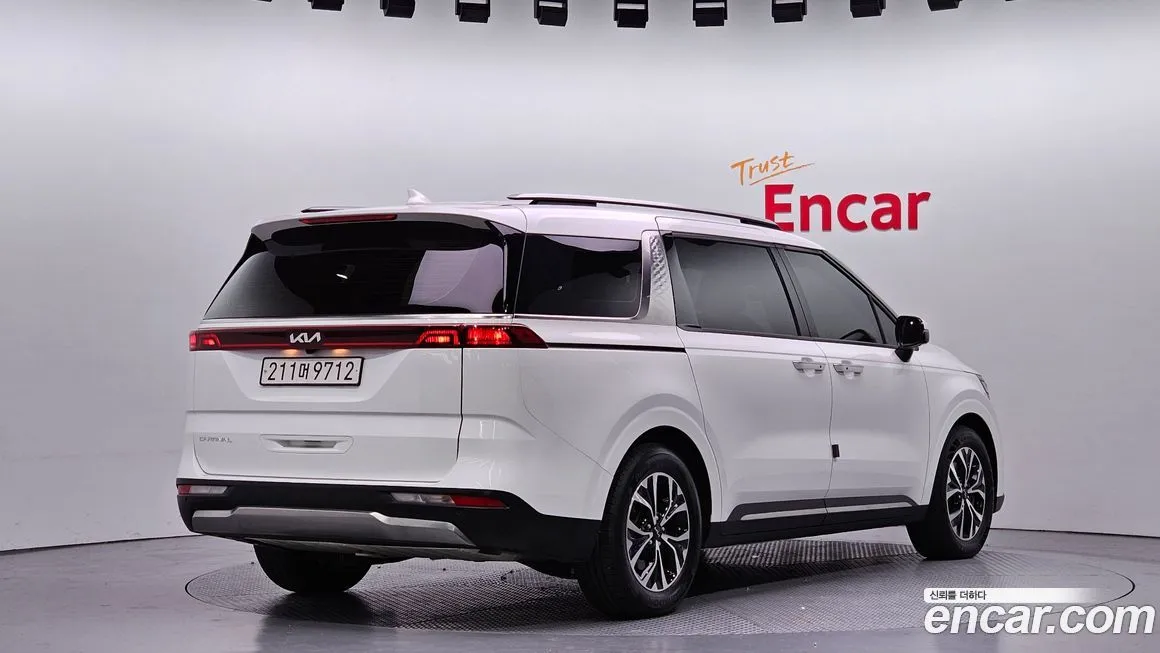 Kia Carnival — фото 2