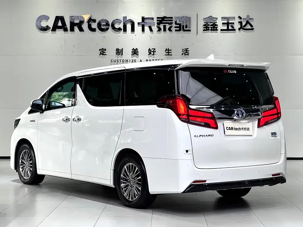 Toyota Alphard — фото 5