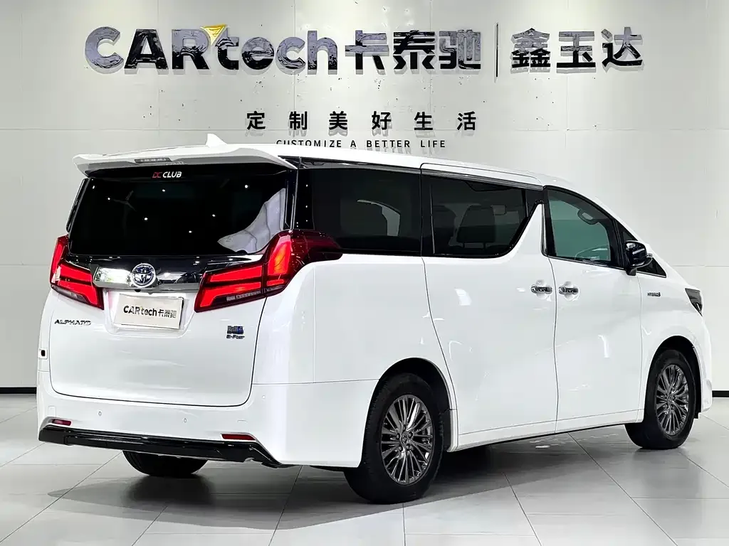 Toyota Alphard — фото 7