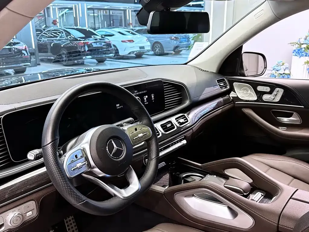 Mercedes-Benz GLS — фото 5