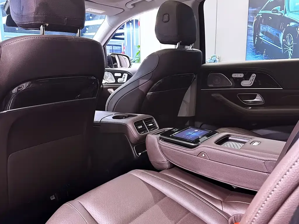 Mercedes-Benz GLS — фото 6