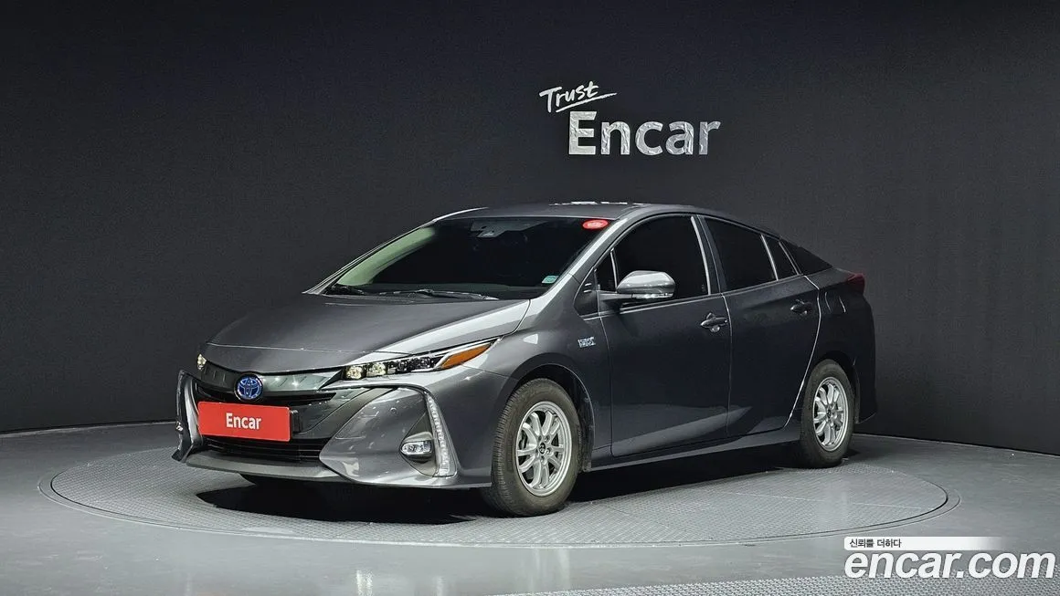Toyota Prius — фото 1