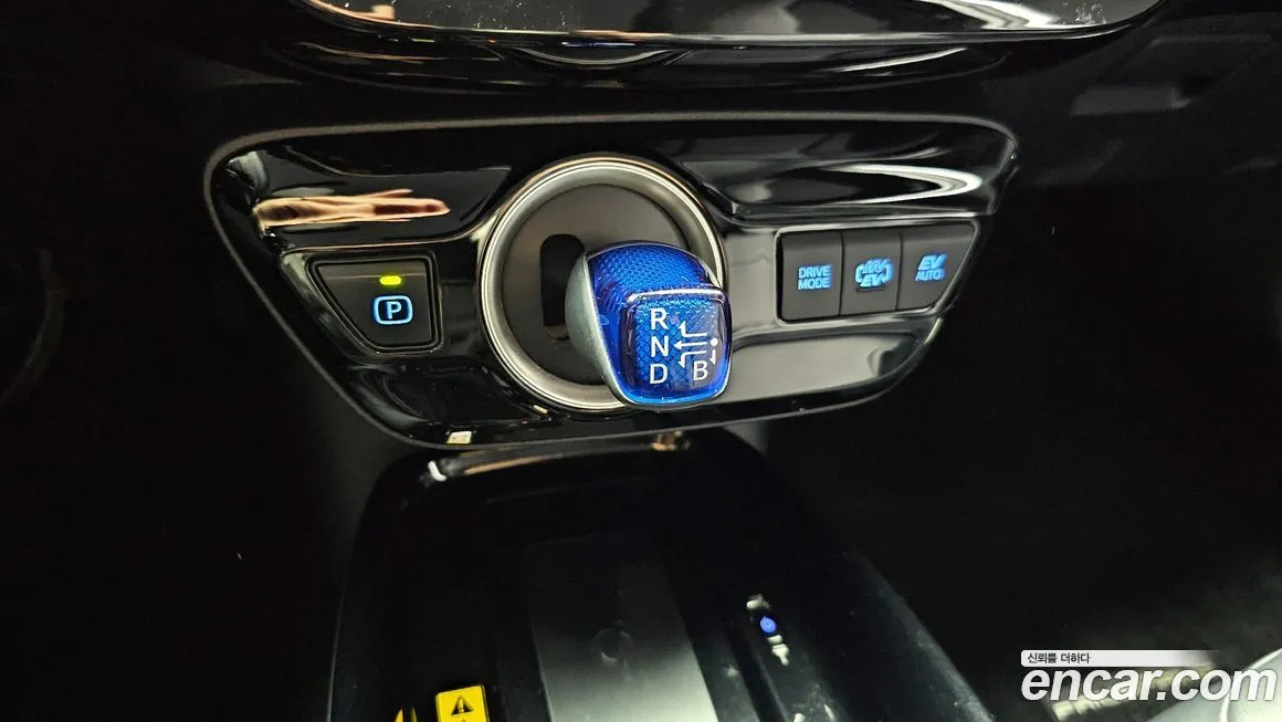 Toyota Prius — фото 9