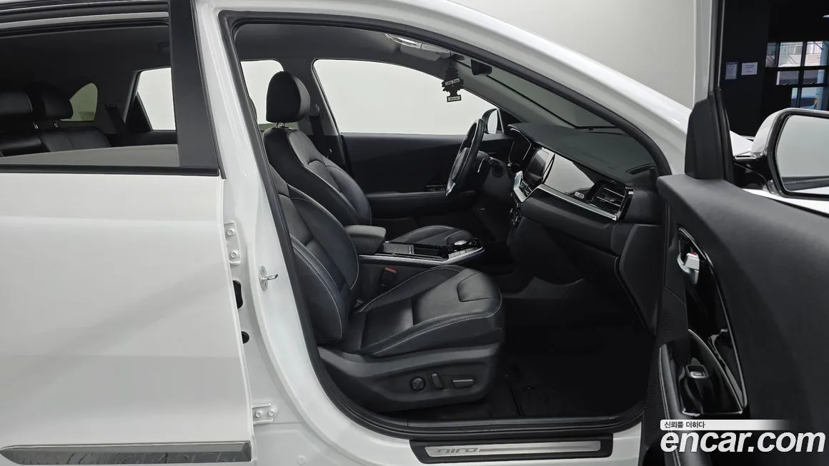 Kia Niro — фото 10