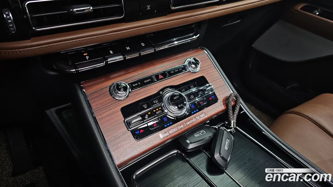Lincoln Aviator — фото 9
