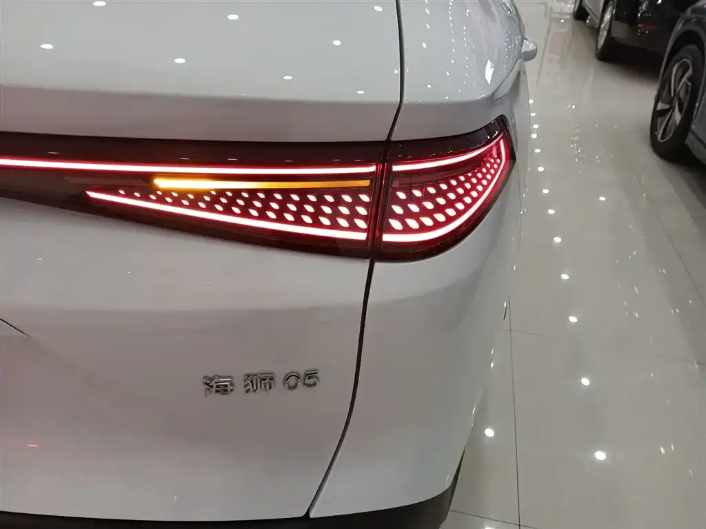 BYD Seal 05 DM-i — фото 8